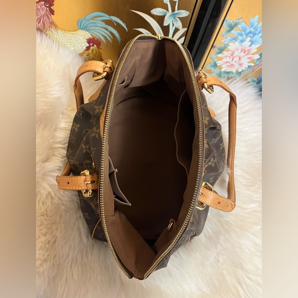 Authentic Louis Vuitton Tivoli GM - Picture 6 of 14